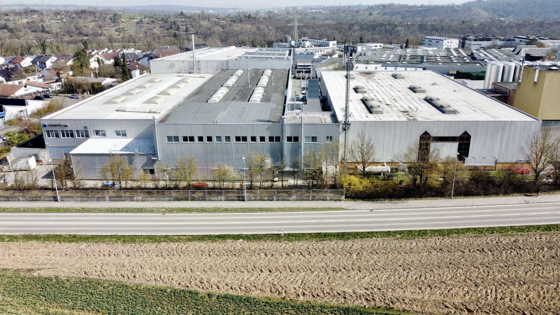 Ebenerdig befahrbare Lagerhalle mit Kranbahn in Markgröningen
